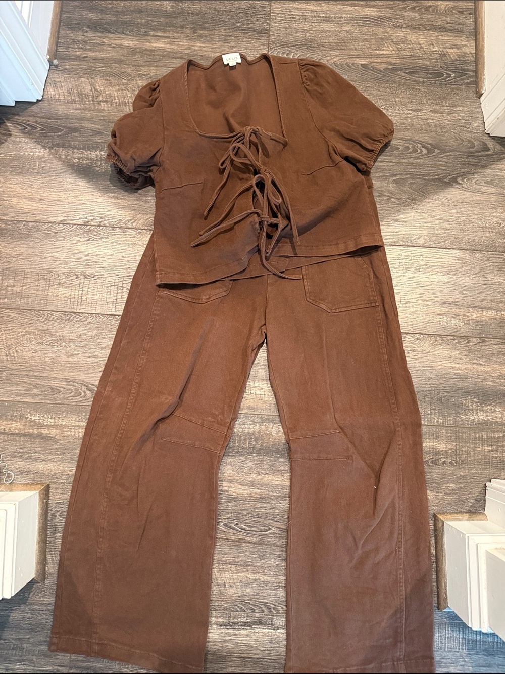 Le Lis Brown Tie-Front Top & Barrel Jean Set